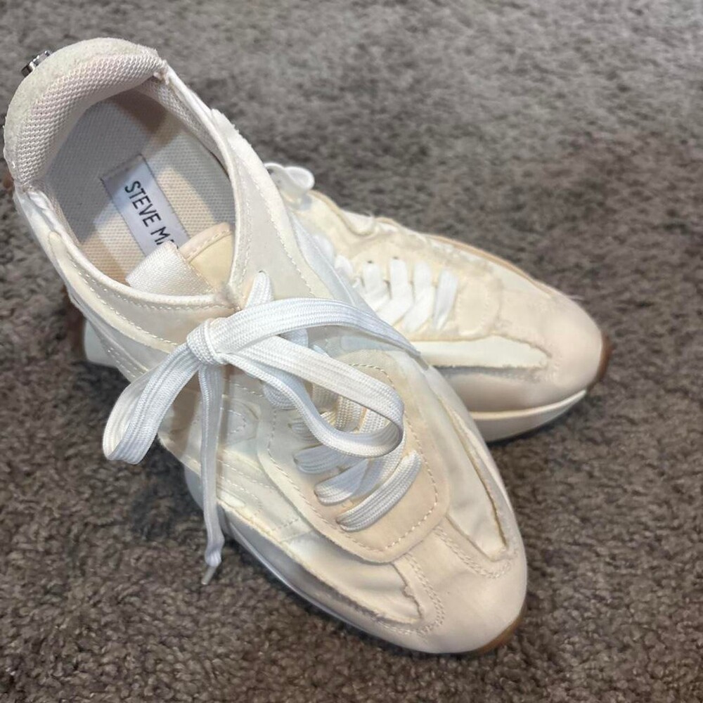 Steve Madden Women's White Campo Sneakers
